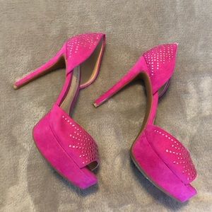 Gianni Bini platform heels in hot pink!